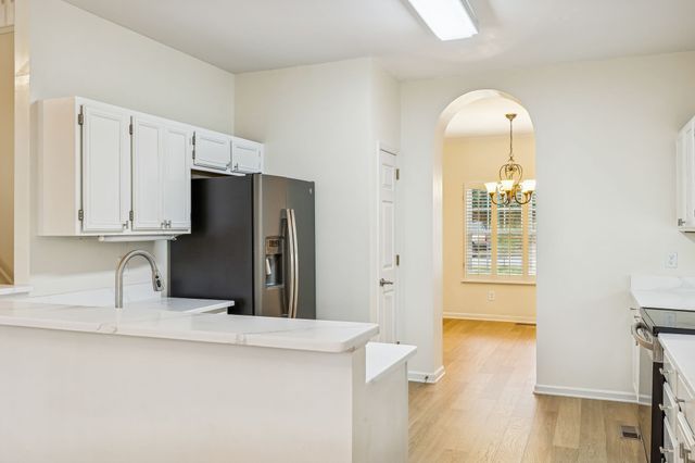 1024 Elmshade Ln, Nashville, TN 37211