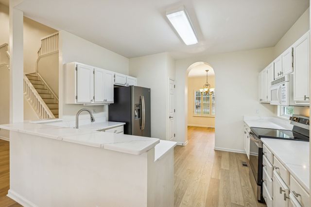 1024 Elmshade Ln, Nashville, TN 37211