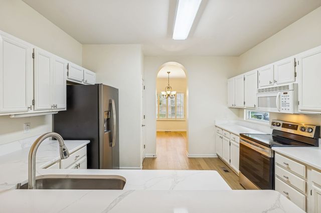 1024 Elmshade Ln, Nashville, TN 37211