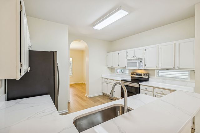 1024 Elmshade Ln, Nashville, TN 37211