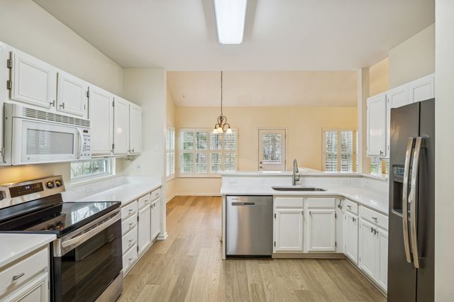 1024 Elmshade Ln, Nashville, TN 37211