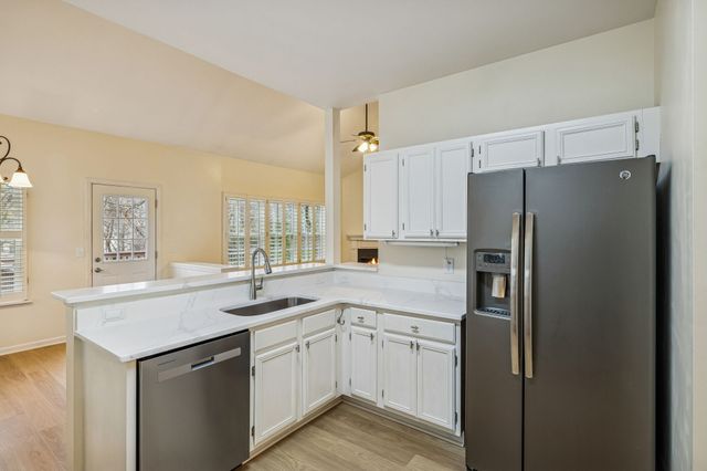 1024 Elmshade Ln, Nashville, TN 37211