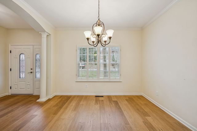 1024 Elmshade Ln, Nashville, TN 37211