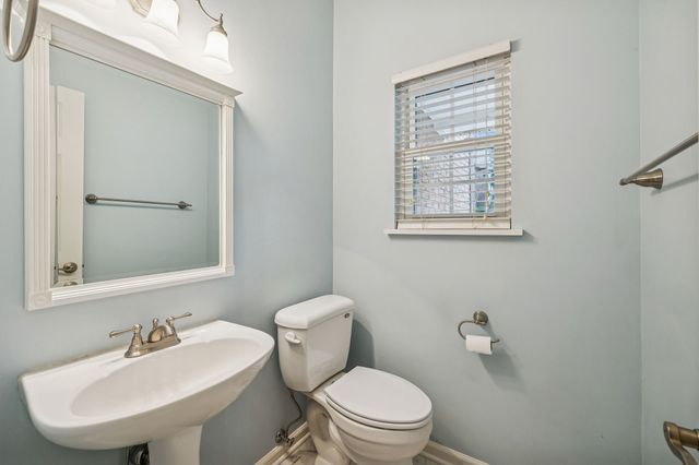 1024 Elmshade Ln, Nashville, TN 37211