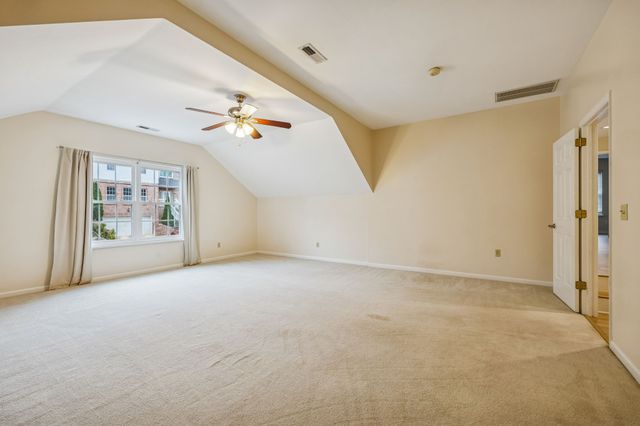 1024 Elmshade Ln, Nashville, TN 37211