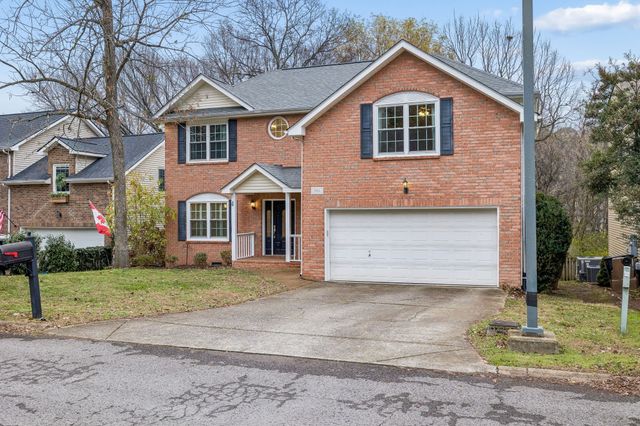 1024 Elmshade Ln, Nashville, TN 37211