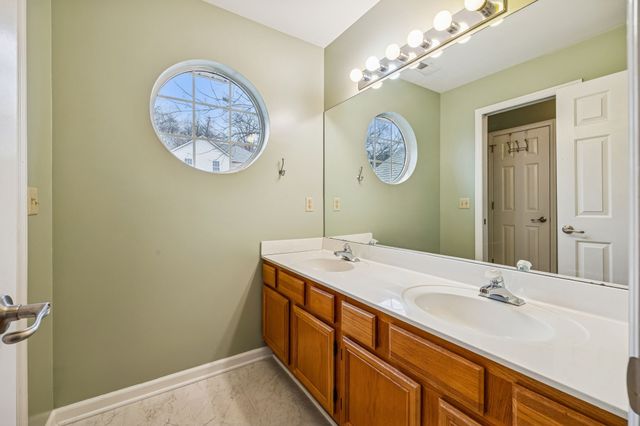 1024 Elmshade Ln, Nashville, TN 37211