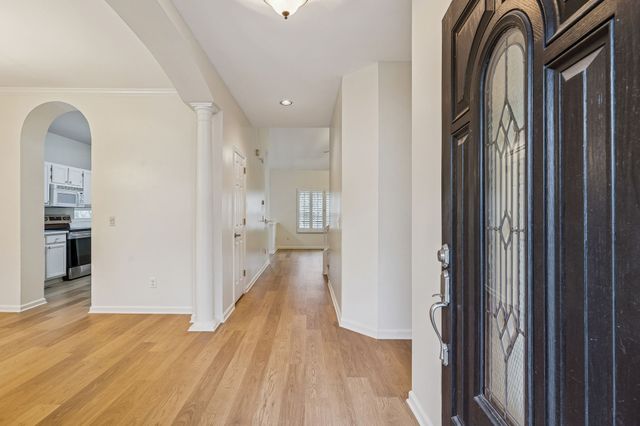 1024 Elmshade Ln, Nashville, TN 37211