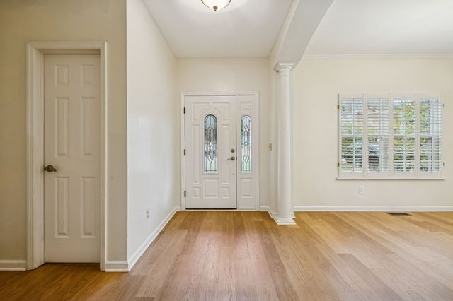 1024 Elmshade Ln, Nashville, TN 37211