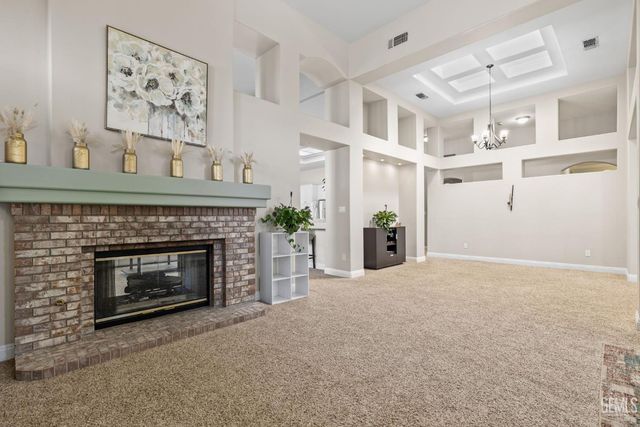 10904 Rockridge Way, Bakersfield, CA 93311