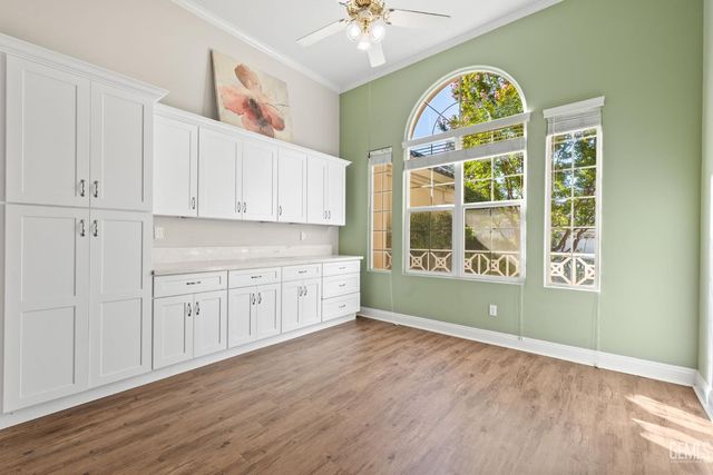 10904 Rockridge Way, Bakersfield, CA 93311