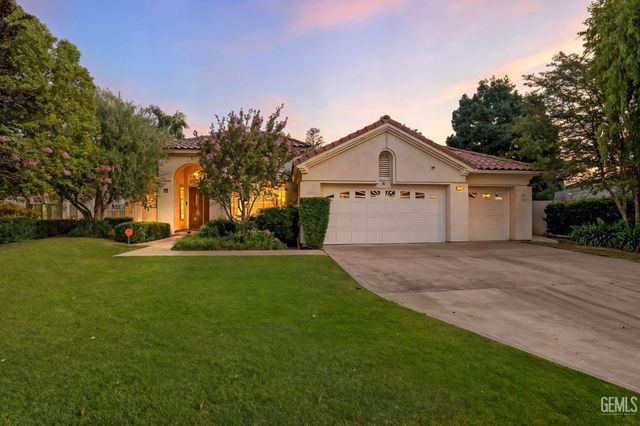 10904 Rockridge Way, Bakersfield, CA 93311