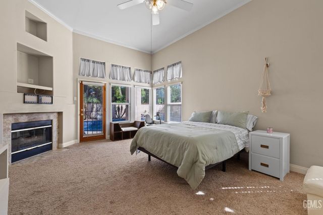 10904 Rockridge Way, Bakersfield, CA 93311