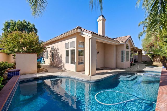 10904 Rockridge Way, Bakersfield, CA 93311