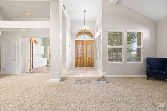 10904 Rockridge Way, Bakersfield, CA 93311