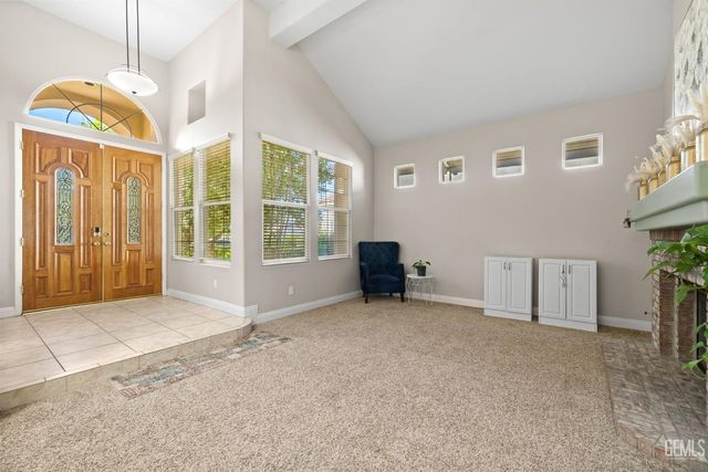 10904 Rockridge Way, Bakersfield, CA 93311