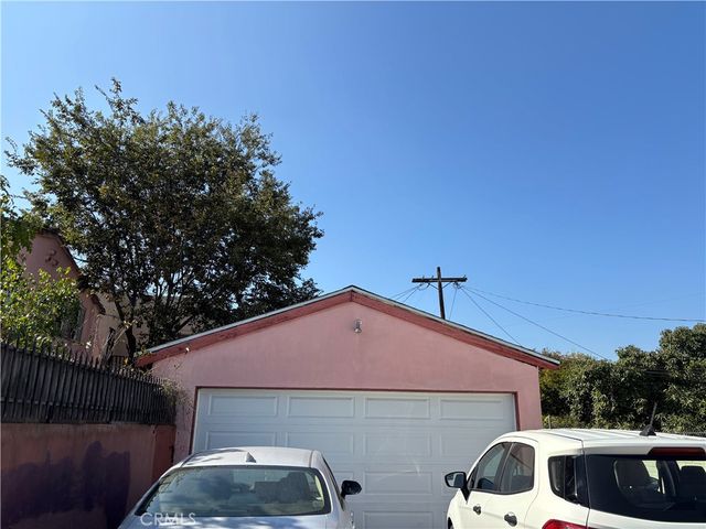 1249 W 36th, Los Angeles, CA 90007