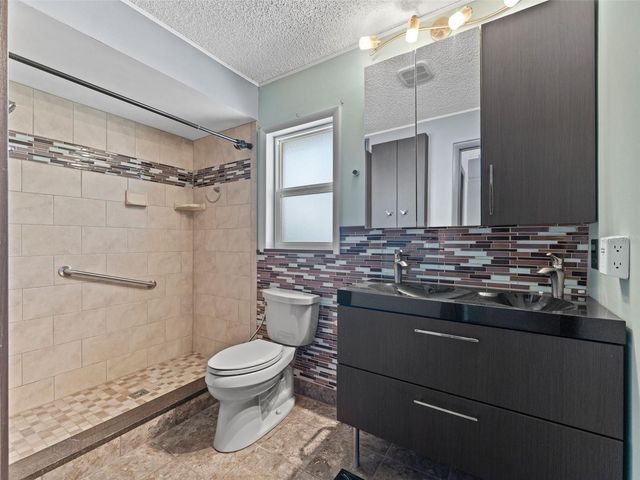 7118 LEXINGTON CIRCLE, Brooksville, FL 34602