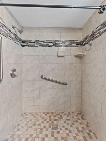 7118 LEXINGTON CIRCLE, Brooksville, FL 34602