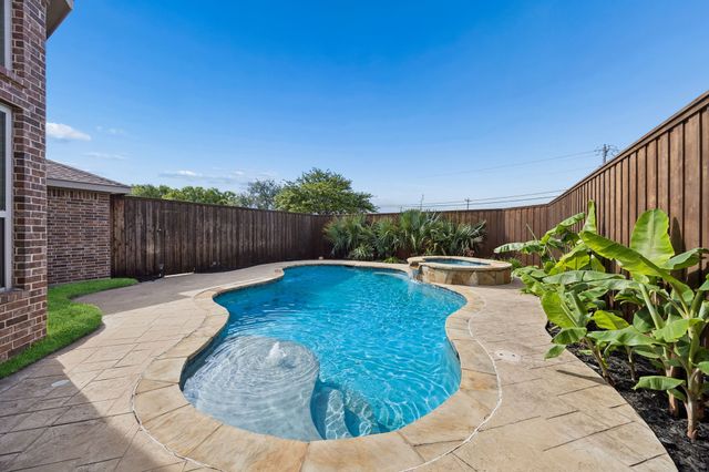 6329 Whetstone Drive, Mckinney, TX 75070