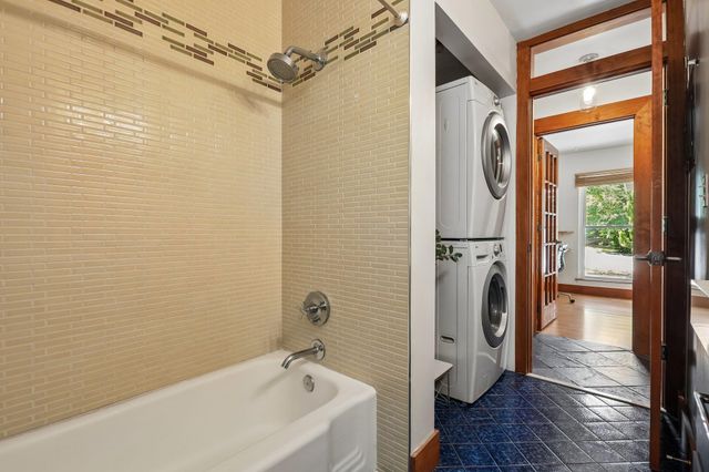 200 La Vista ST, Austin, TX 78704