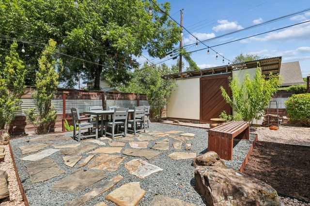 200 La Vista ST, Austin, TX 78704