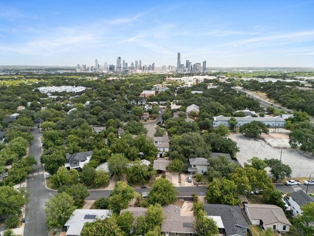 200 La Vista ST, Austin, TX 78704