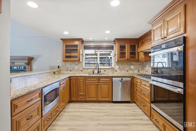 7100 Tioga Court, Bakersfield, CA 93309