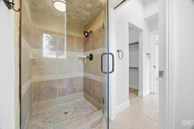 7100 Tioga Court, Bakersfield, CA 93309