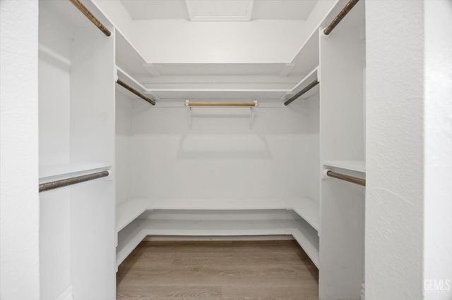 7100 Tioga Court, Bakersfield, CA 93309