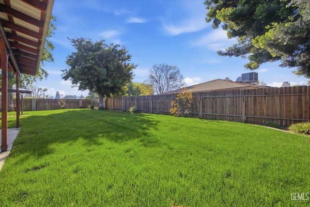 7100 Tioga Court, Bakersfield, CA 93309