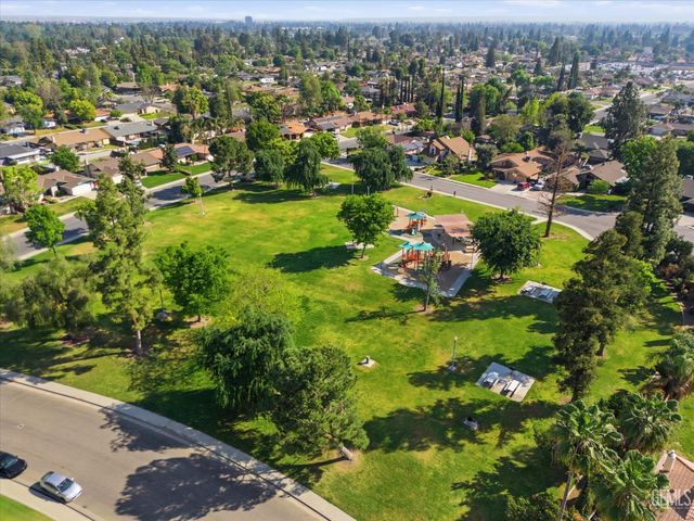 7100 Tioga Court, Bakersfield, CA 93309