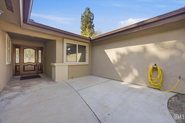 7100 Tioga Court, Bakersfield, CA 93309