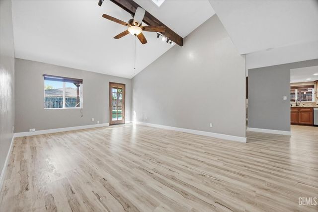 7100 Tioga Court, Bakersfield, CA 93309