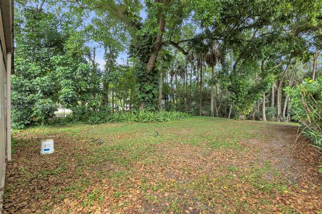 2236 Seagrape Cir, Coconut Creek, FL 33066