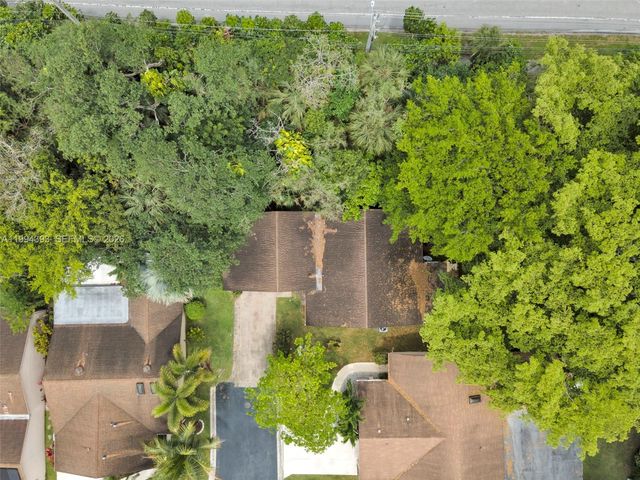 2236 Seagrape Cir, Coconut Creek, FL 33066