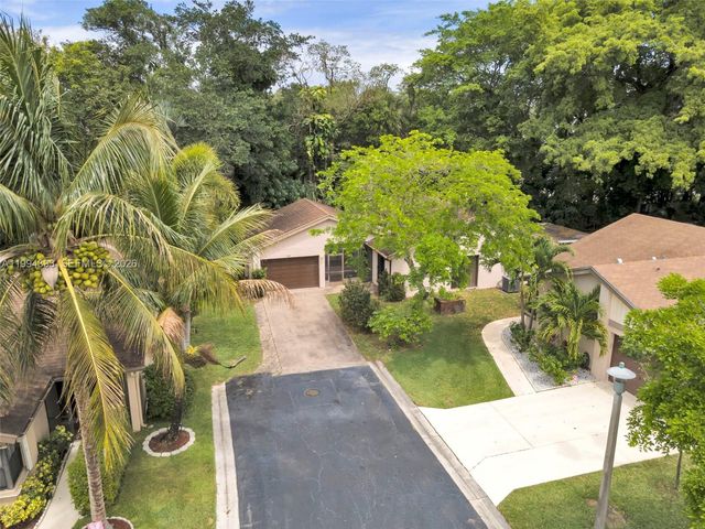 2236 Seagrape Cir, Coconut Creek, FL 33066