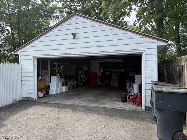 2843 Linda Drive NW, Warren, OH 44485