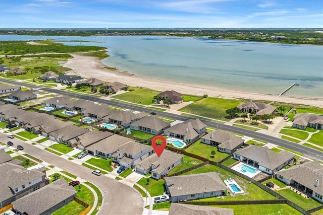 2646 Las Estrellas St, Corpus Christi, TX 78414