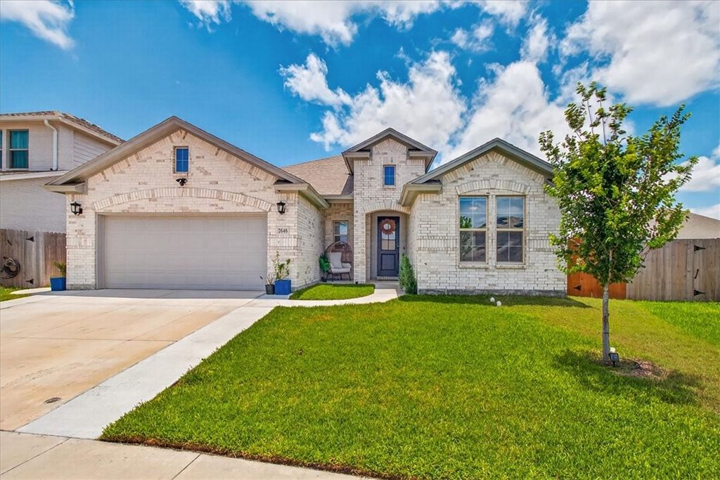 2646 Las Estrellas St, Corpus Christi, TX 78414