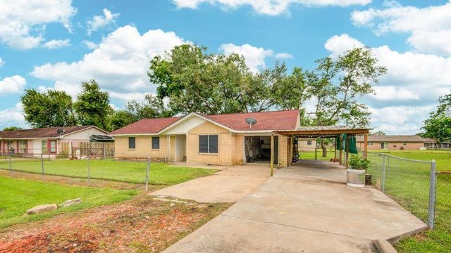 107 Langham Street, Freeport, TX 77541