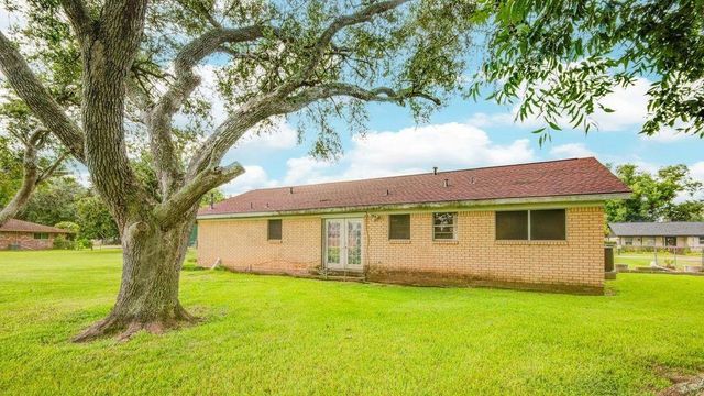 107 Langham Street, Freeport, TX 77541