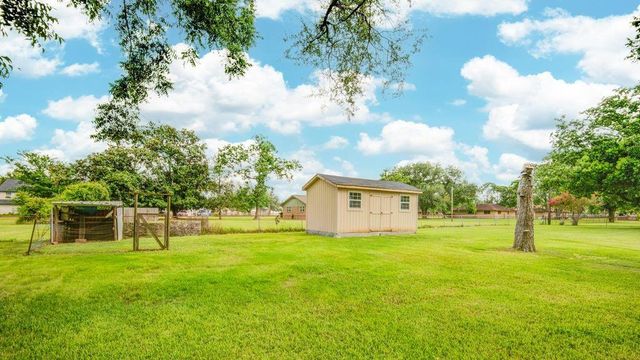 107 Langham Street, Freeport, TX 77541