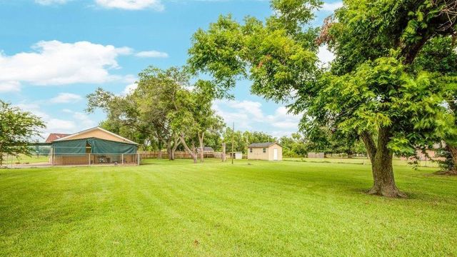 107 Langham Street, Freeport, TX 77541