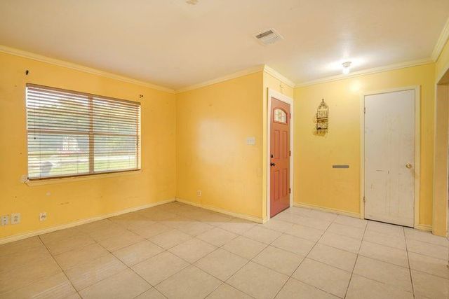 107 Langham Street, Freeport, TX 77541