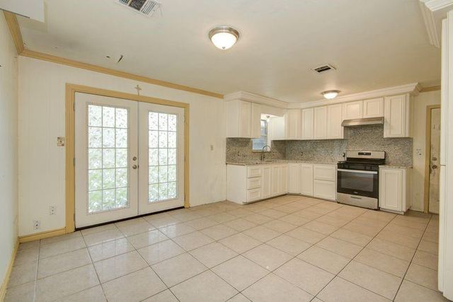 107 Langham Street, Freeport, TX 77541