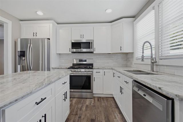 713 Topsy Rd, Lake Charles, LA 70607