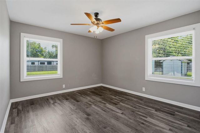 713 Topsy Rd, Lake Charles, LA 70607