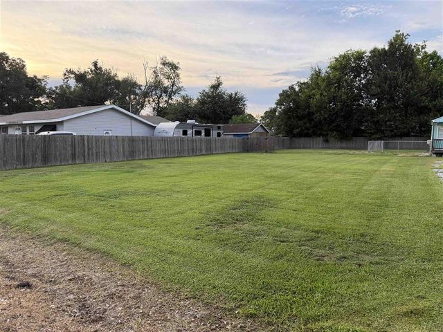 713 Topsy Rd, Lake Charles, LA 70607