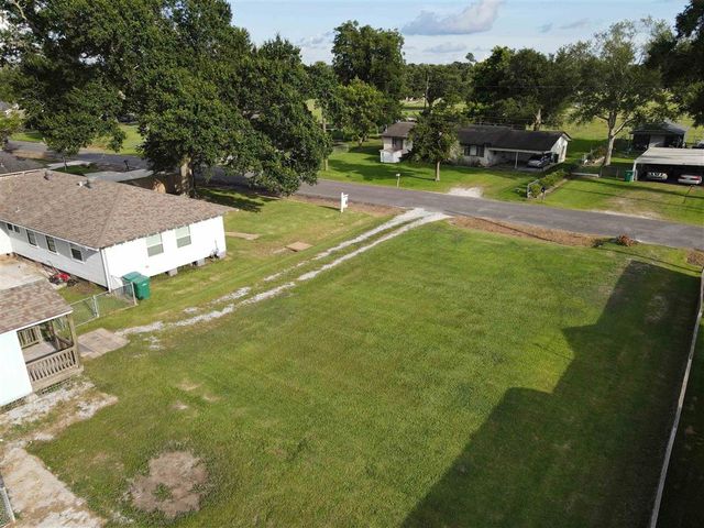 713 Topsy Rd, Lake Charles, LA 70607